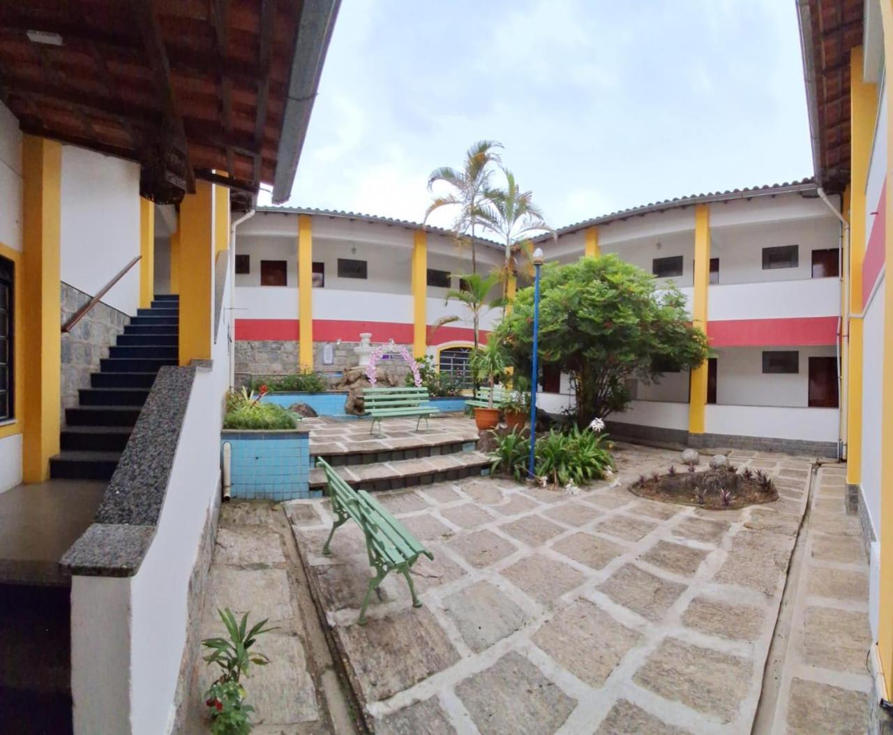 3 Coracoes Hotel